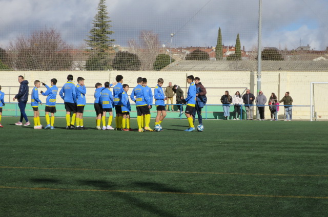 Penúltima jornada liguera en el Grupo 3 de la Inter escuelas, en el campo San Isidro, cada categoría un signo. Victoria del equipo Infantil, empate de los alevines y derrota de las féminas, en la despedida como locales