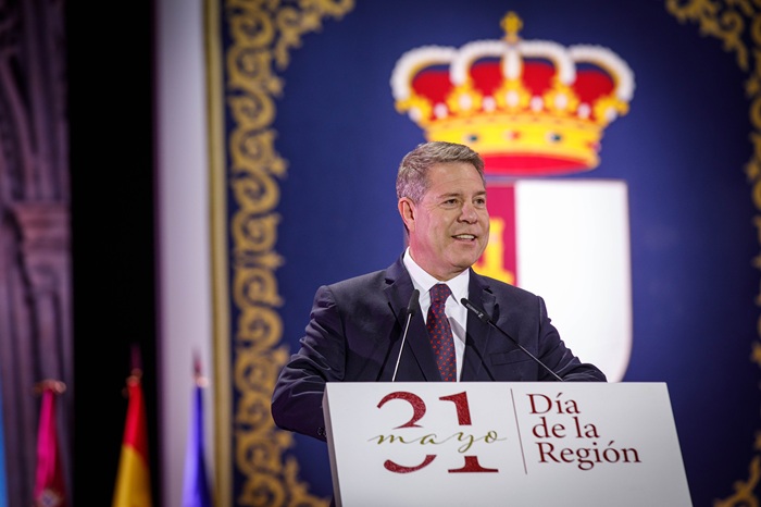 García-Page: “El que apuesta por el todo vale, termina consiguiendo que nada tenga valor”.