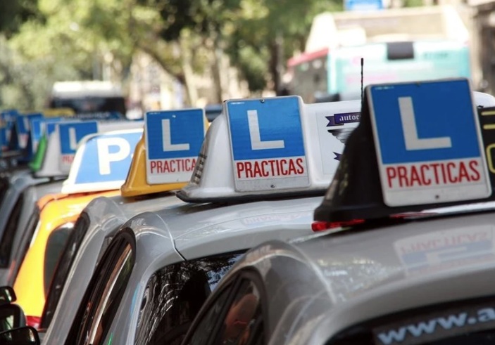 La Guardia Civil investiga a un profesor de autoescuela por carecer de permiso de conducir