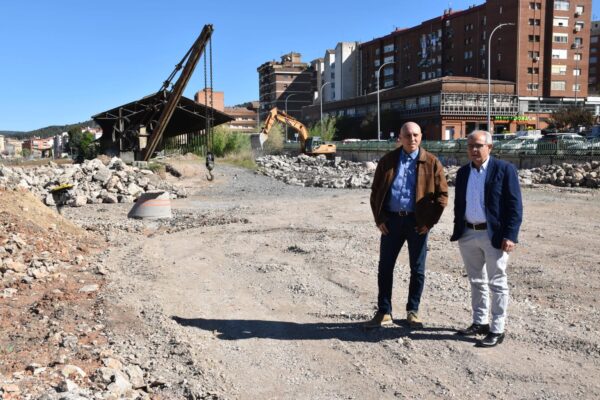 Las obras de los aparcamientos en los terrenos de RENFE contarán con casi 400 plazas y superan el 30% de ejecución