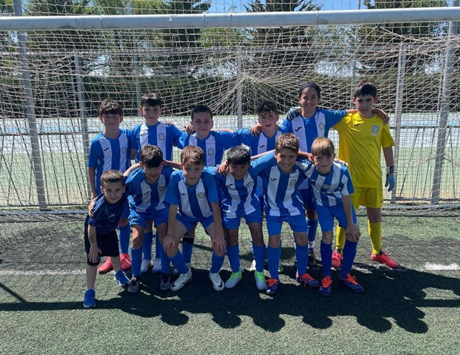 Los equipos Infantil y alevín de la EFB Jesús de  la Ossa tomaron parte en la jornada de clausura de la Liga Inter escuelas en el Paco Gálvez de Tomelloso para cerrar la temporada. Infantiles en el Manuel Delgado Meco de Alcázar de San Juan y las chicas en Argamasilla de Alba.