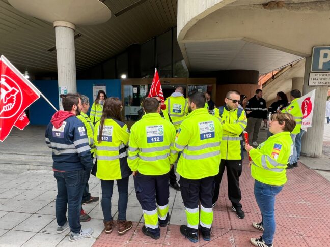 UGT y CCOO lamentan que el Sescam se lave las manos y ponga la pelota en el tejado de las empresas del transporte sanitario