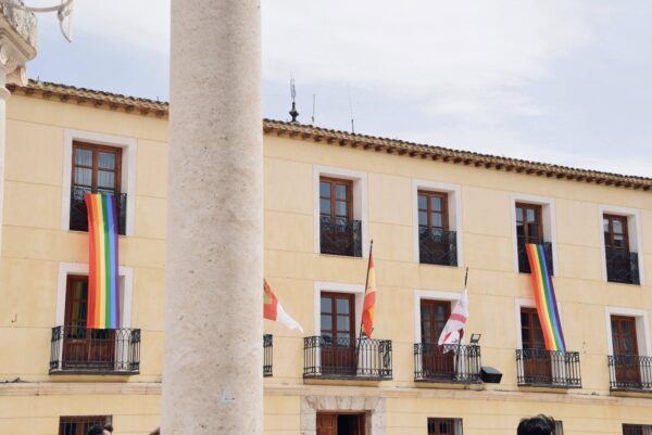 Tarancón se suma al Orgullo LGTBIQ+ con la bandera arcoíris y otros actos reivindicativos