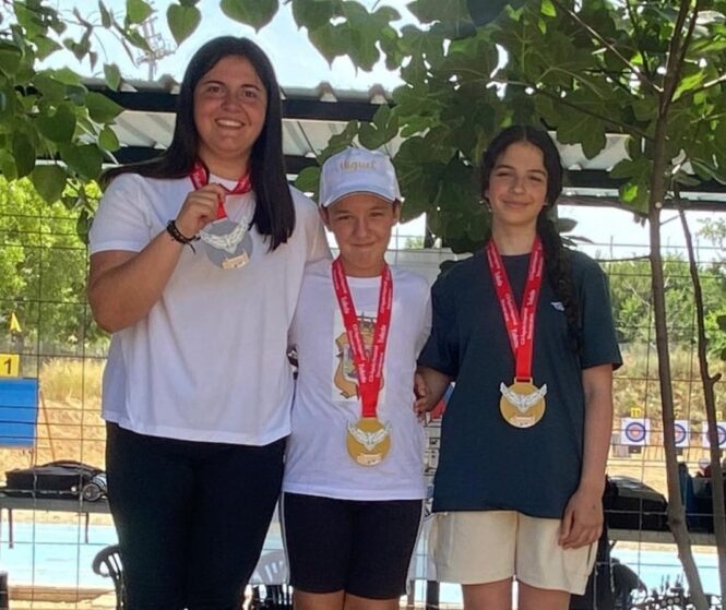 Alumnos de la Escuela de tiro con Arco de Tarancon, logran dos títulos Regionales en Guadalajara y un subcampeonato. El director en veterano, se clasifica en la cuarta posición.