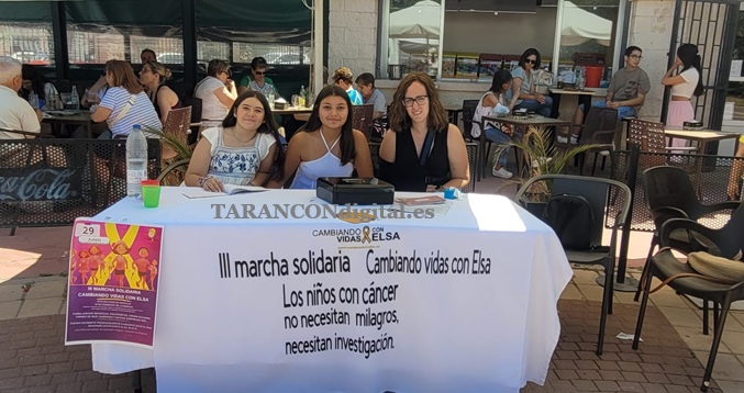 El Mercadillo Municipal de Tarancón acoge una mesa de inscripciones para la III Marcha Cambiando Vidas con Elsa