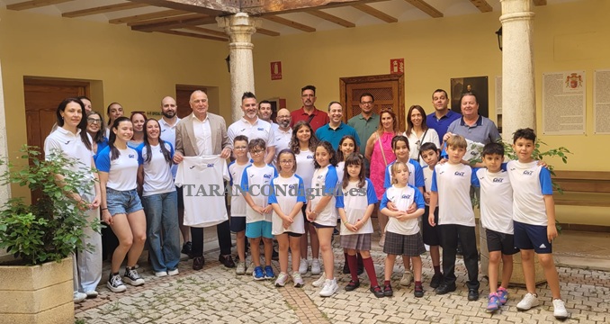 Presentado oficialmente el Club Natación Tarancón, que preside David Ocaña entrenador nacional e Ironman de natación