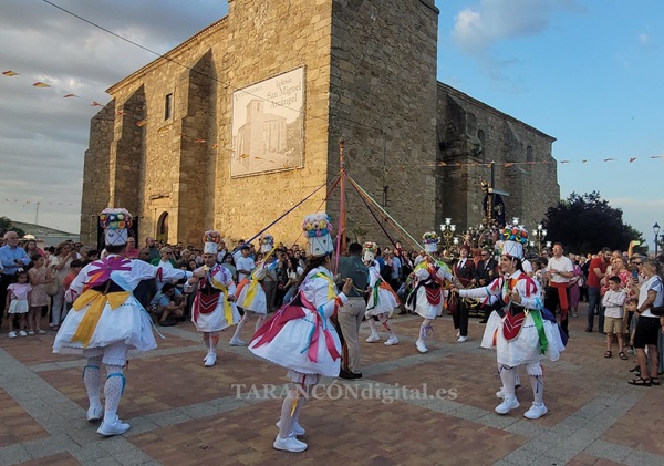 Numerosos taranconeros acompañan al Stmo. Cristo Arrodillado en la tradicional “Procesión del Cristillo” en Belinchón