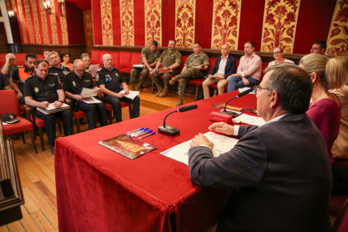 El subdelegado del Gobierno copreside la Junta Local de Seguridad de Toledo y anuncia que 700 agentes de la Policía Nacional velarán por el buen funcionamiento de la Semana Grande del Corpus