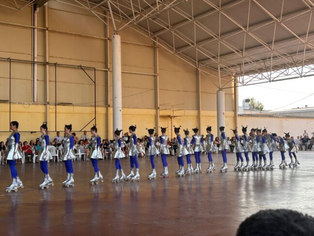 Brillante clausura de la escuela de patinaje que dirige el Club Skating Success en el Centro Escénico San Isidro