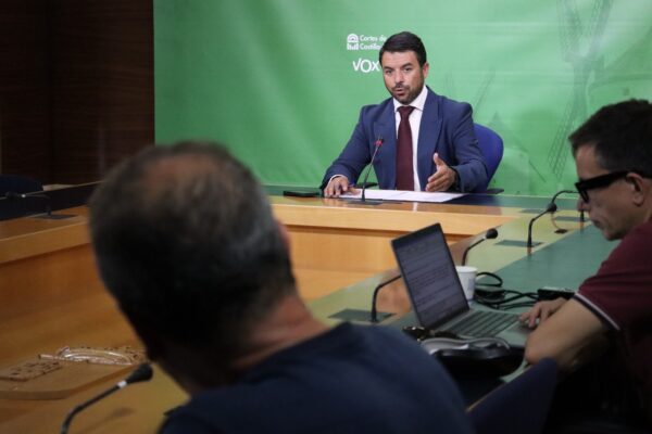 Iván Sánchez: » Page critica la financiación singular para Cataluña mientras pacta con el PP una agencia tributaria autonómica al estilo catalán»
