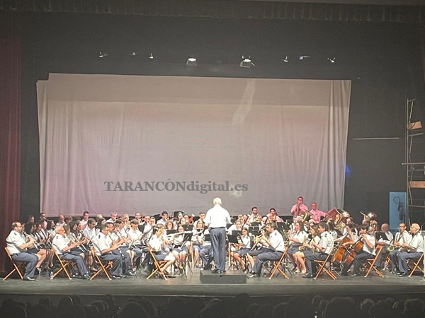 El concierto de verano de la Banda de Música de Tarancón inaugura la nueva plaza de entrada al Auditorio Municipal