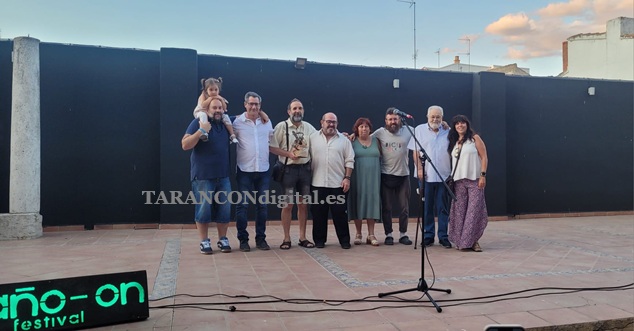 El grupo El Sotanillo recibe el Premio Víctor Catalán en la presentación de la XXI edición del Festival Caño On