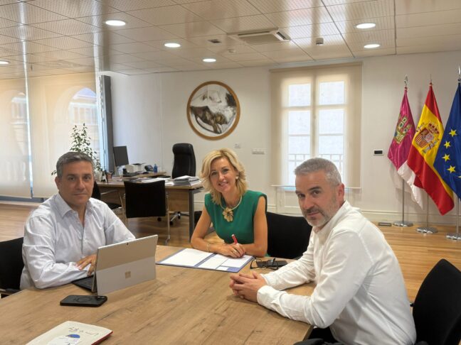 La delegada de la Junta destaca la mejora del empleo en Cuenca gracias a la colaboración del Gobierno regional y los agentes sociales