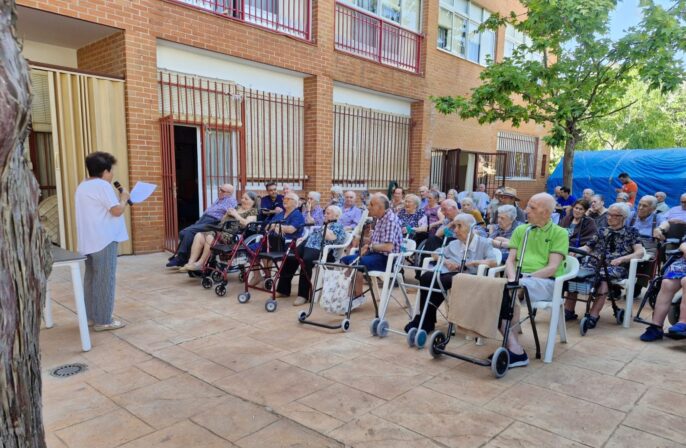 Conchi Zarco fue la encargada de inaugurar el Mes Cultural en la Residencia de Mayores San Ramón y La Milagrosa de Tarancón