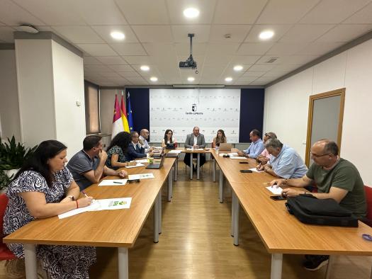 Gobierno regional, OPAS y Cooperativas Agro-alimentarias crean un grupo de trabajo para trasladar un documento de posicionamiento común contra el recorte de la PAC
