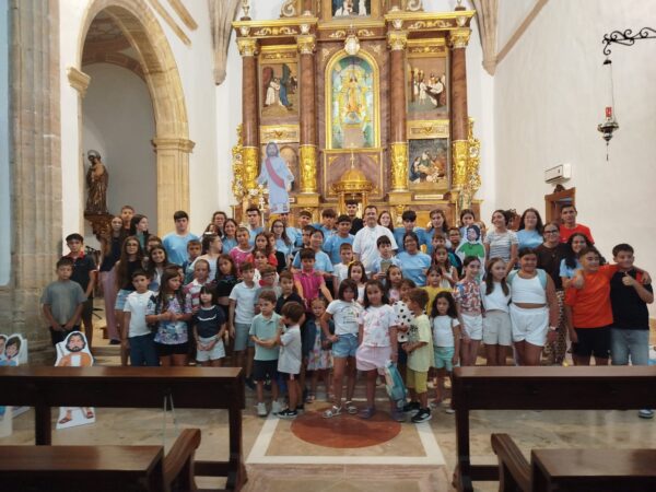 Jóvenes de la Parroquia de la Asunción de Tarancón participan en un campamento en Las Pedroñeras junto al grupo Bethesda