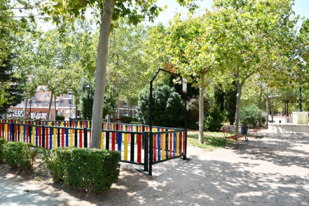 El Ayuntamiento de Tarancón renueva el pipicán del Parque Reina María Cristina