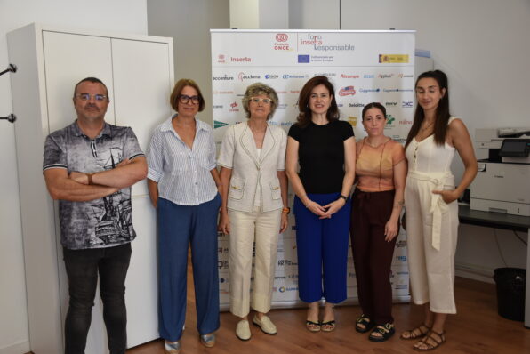 La viceconsejera de Empleo visita la nueva sede de Inserta Empleo ONCE en Cuenca