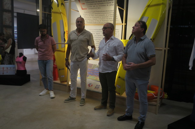 Dos décadas de Salvamento y Socorrismo en Cuenca, 20 años del SVAT (Salvamento y Socorrismo Tarancon) en la exposición de fotografía, enseres, equipamientos en el Mercado de las Artes Luisa Sigea.