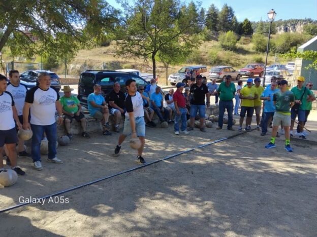 El equipo de bolos de Zarzuela se impone en la apretada jornada de Uña, y el equipo local consigue el liderato del circuito