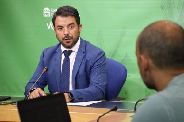 Vox denuncia que PSOE y PP vetan sus iniciativas sobre el velo islámico y la fiesta del cordero
