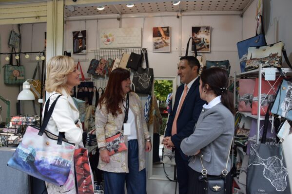 La Diputación ayudará con 3.000 euros a cuatro artesanos de provincia por su participación en la feria regional Farcama 2025