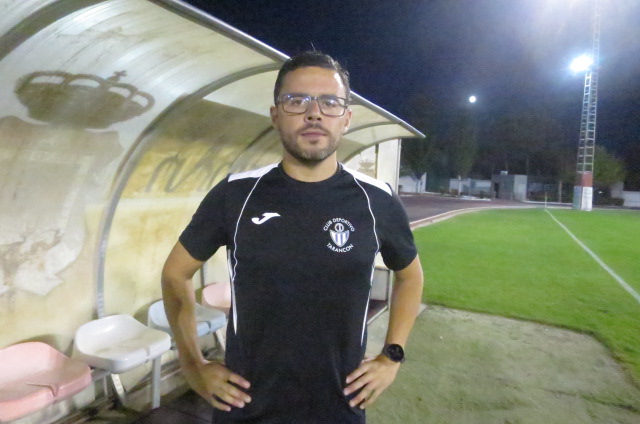 A Jorge Cañete, el empate le “sabe a poco por el segundo tiempo que hemos realizado” y tiene claro que cuenta con un “equipo muy competitivo” como se ha visto ante “un rival de gran nivel”