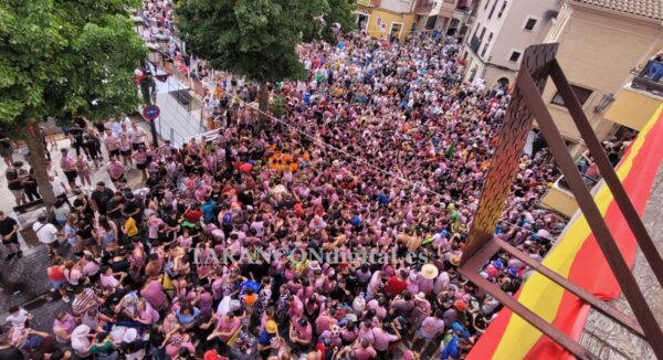 Tarancón estalla en alegría con lanzamiento del cohete de inicio de Fiestas