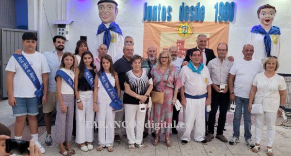 La Peña El Mosto reconoce a 17 socios con la Medalla de Oro por sus 40 años de pertenencia