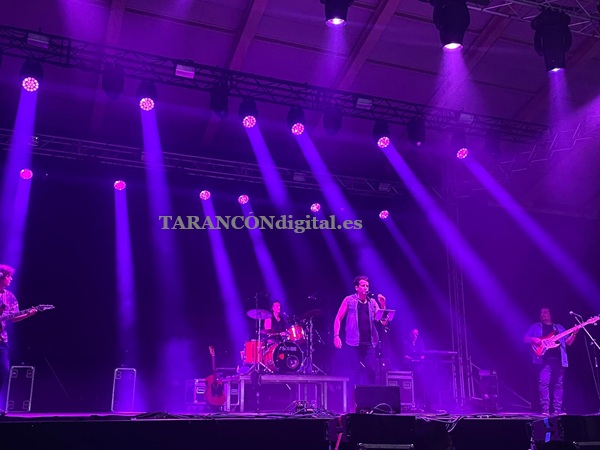 El Tributo a Manuel Carrasco sorprende en Tarancón con una noche musical agradable y cercana