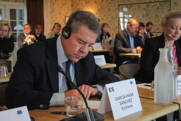 García-Page advierte que Europa no puede “retroceder” en el reparto de fondos destinados a culminar “objetivos europeos como la cohesión”