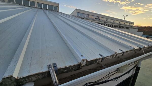 El PP pide al delegado de Educación que no oculte que las últimas filtraciones de agua en el colegio ‘Princesa Sofía’ se produjeron con la canalera limpia
