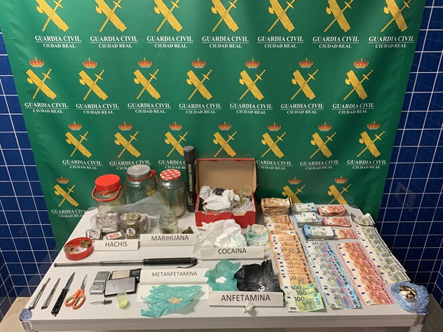 La Guardia Civil descubre un delito de tráfico de drogas en una vivienda de Tomelloso tras un incendio en el edificio