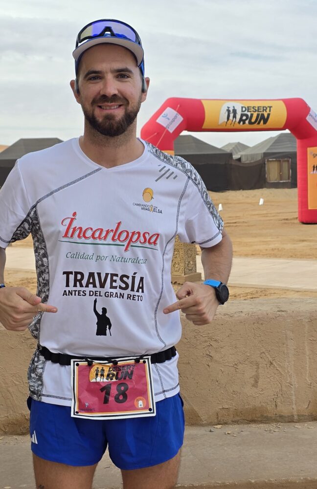 El atleta taranconero Daniel Caballero culmina con éxito la Desert Run e inicia los preparativos del próximo reto destinado a la lucha contra el cáncer infantil