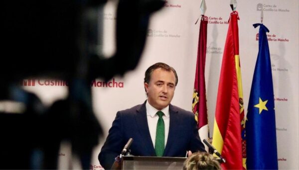 VOX denuncia que Page convierte el debate del estado de la región en un mitin electoral lleno de propaganda y promesas recicladas