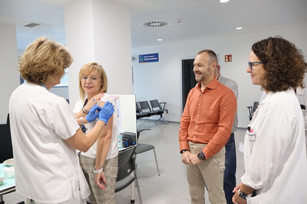 Cuenca impulsa la vacunación frente a la gripe y COVID con especial atención a los profesionales y trabajadores del área sanitaria