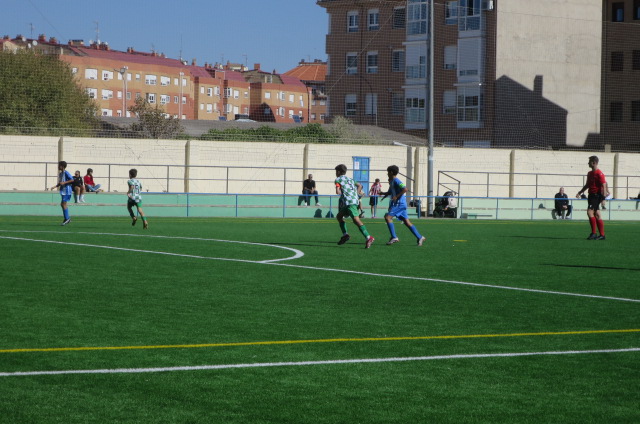 En el grupo II de Preferente Juvenil, el equipo de la EFB Jesús de la Ossa a pesar de empatar en Noblejas 2-2, se descuelga de la cabeza