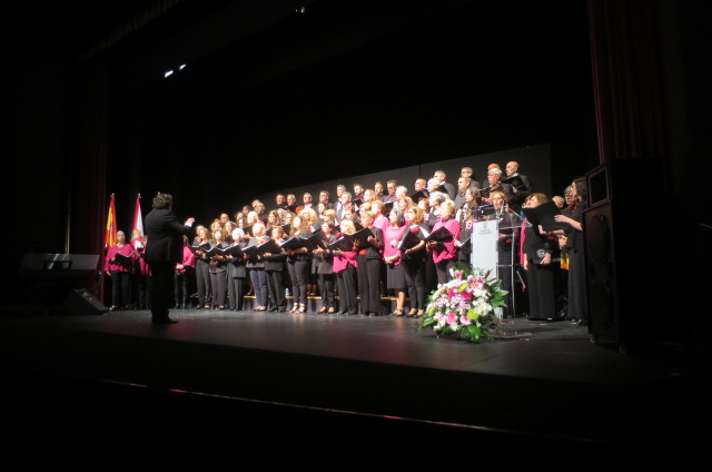 Coral Malena, Coral Teresa Enríquez de Torrijos y Polifónica de Urda ofrecieron un bonito, entretenido y colorista Encuentro de Corales en el Auditorio de Tarancon