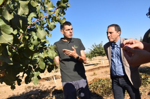 Martínez Chana reitera el apoyo al sector agroalimentario con ayudas directas e indirectas durante la visita a Pisterra
