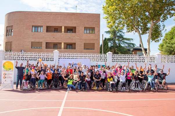 El deporte inclusivo reúne a casi 100 personas en Tarancón en una jornada organizada por Nueva Luz y amiab