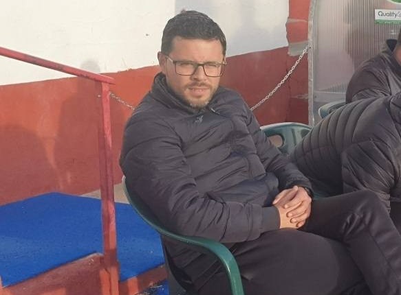 La victoria 1-3 del _CD Tarancon en Pedroñeras para el míster,  Jorge Cañete “se me hace corta”  y cree que la clave ha estado “como se ha levantado el equipo tras el empate con el penalti  del Pedroñeras.”