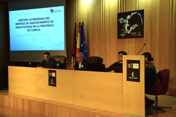 La Diputación presenta a los alcaldes un proyecto para la gestión integral del agua como solución a uno de los mayores problemas de los municipios