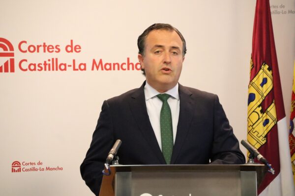 VOX CLM presenta una enmienda a la totalidad a los Presupuestos de Emiliano García-Page por no responder a las necesidades reales de la región