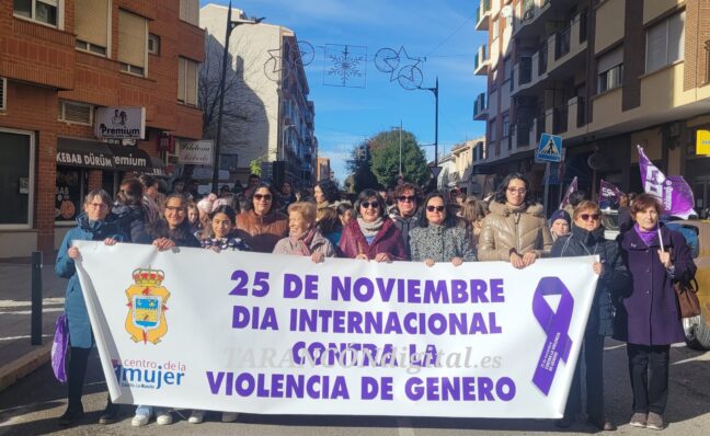 Tarancón se suma al 25N con una multitudinaria marcha contra la violencia de género