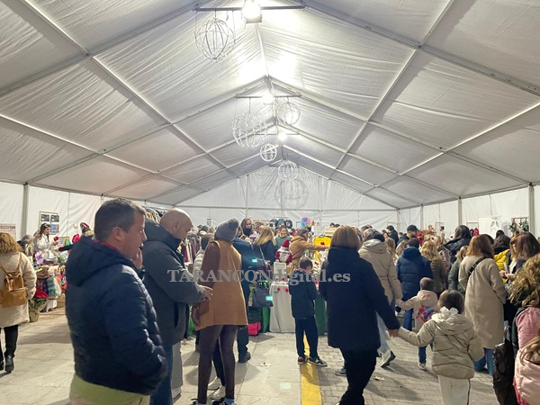 Gran éxito de público en la apertura del Mercadillo Navideño de Tarancón