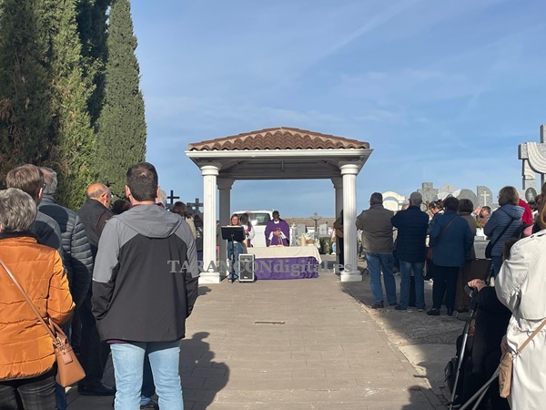 Gran asistencia a la Misa de Difuntos en el Cementerio Municipal de Tarancón
