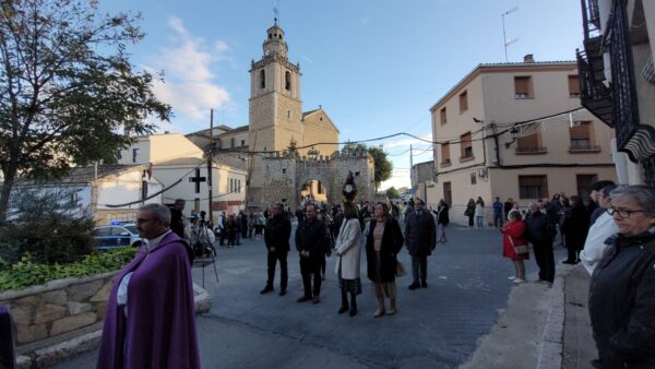 La Virgen de la Piedad recorre el casco antiguo de Tarancón en una solemne procesión