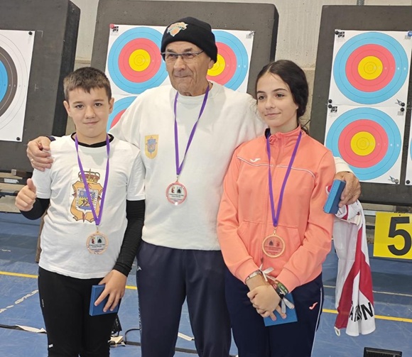 Tres pódium para tiradores de Arco de la Escuela de Tarancón en la tercera tirada de la Liga de precisión en Sala, disputada en Alovera (Guadalajara)