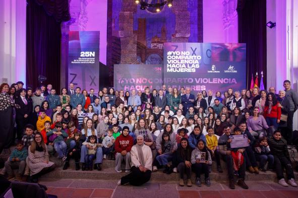 Emiliano García-Page garantiza el incremento del presupuesto regional para seguir combatiendo “el silencio atronador del maltrato”