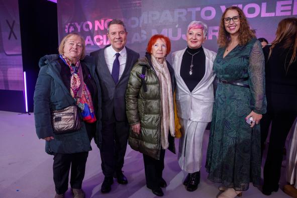 El Gobierno regional reconoce a la comunidad educativa y a entidades privadas por su compromiso en favor de una sociedad libre de violencia de género